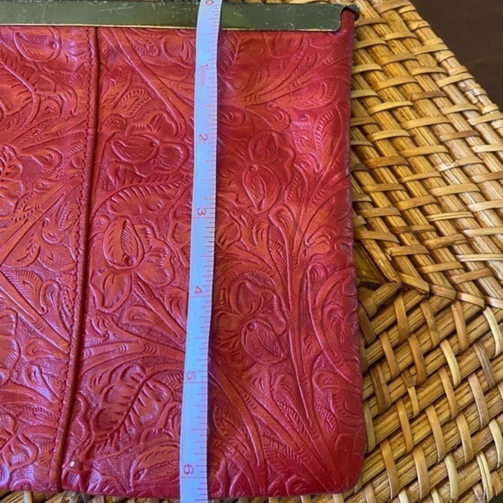 Vintage Red embossed chain purse snap closure unique opening - Picture 7 of 8